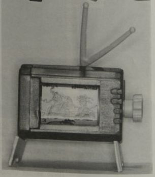 Auf dem Bild schwach erkennbar sind hier zwei Legionäre. Es handelt sich also um den Fernseher "Cäsar und Abraracoursix".